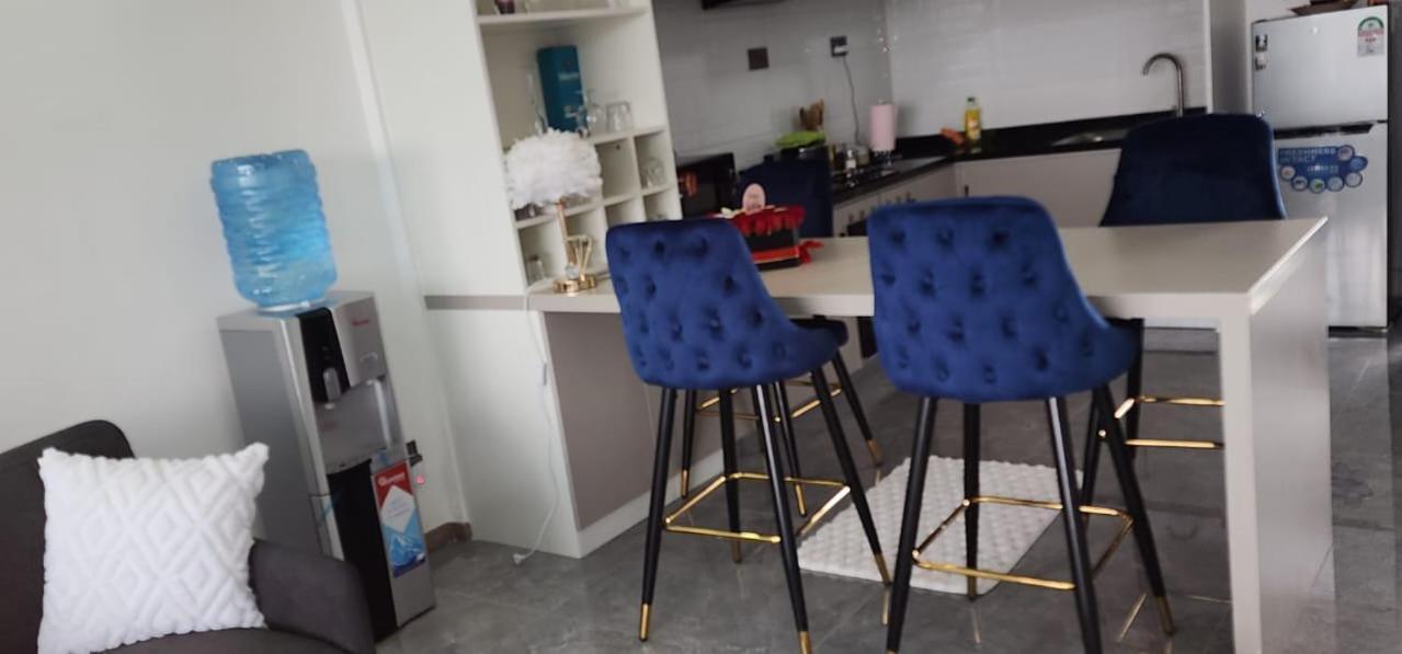 Himalaya Heights 2 Bedrooms Apartment-Kilimani Nairobi Buitenkant foto